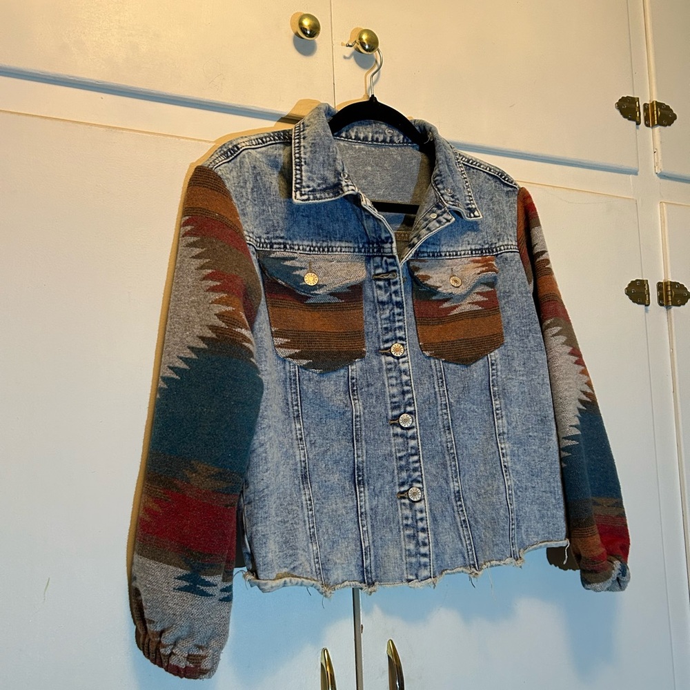 Aztec Crop Shirt Jacket Shacket - Picture 3 of 9